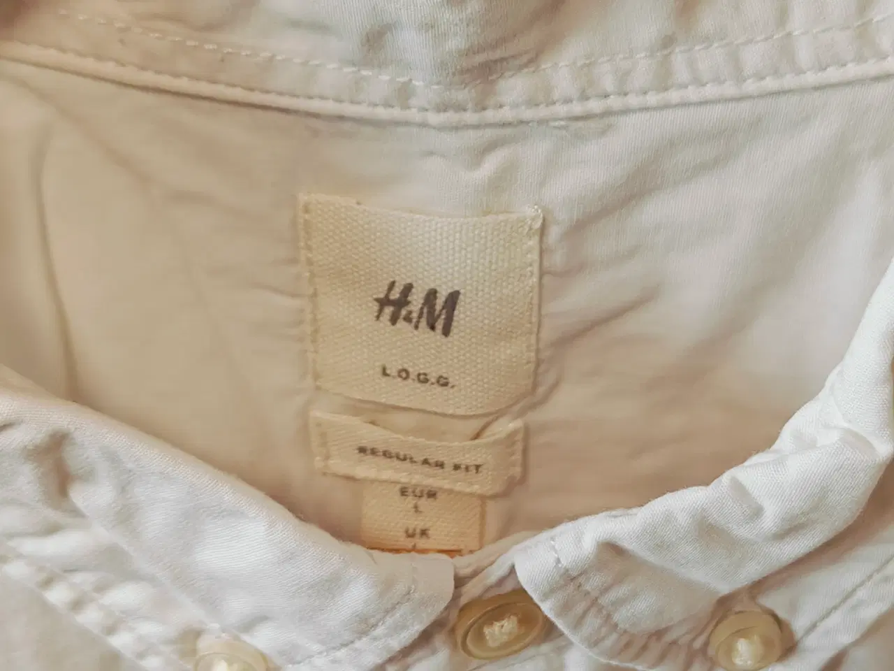 Billede 3 - Hvid skjorte fra H&M L.O.G.G. str. L ny.