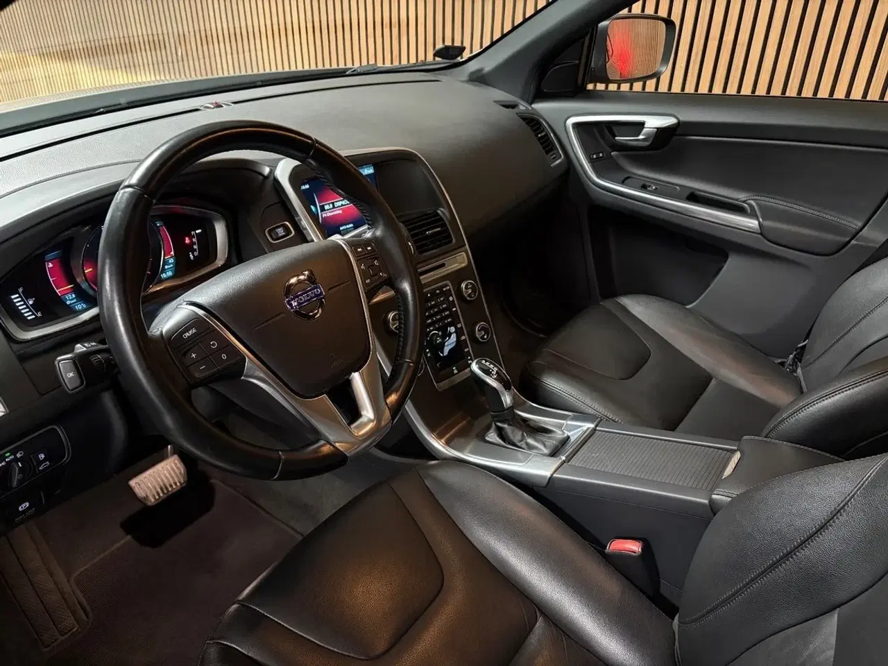 Billede 9 - Volvo XC60 2,0 D4 181 Momentum aut.