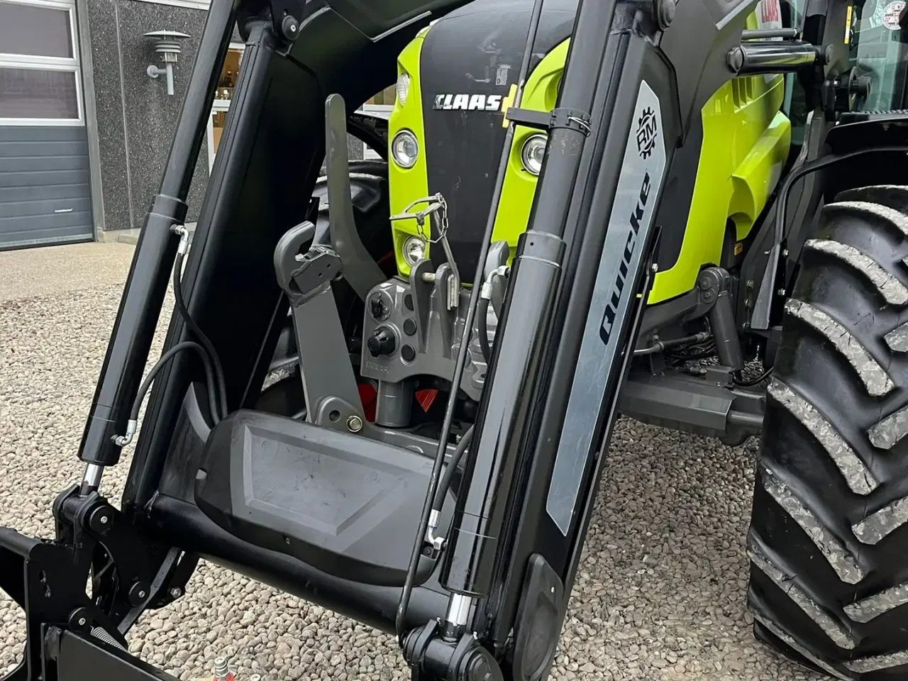 Billede 4 - CLAAS ARION 650 med frontlift og frontlæsser