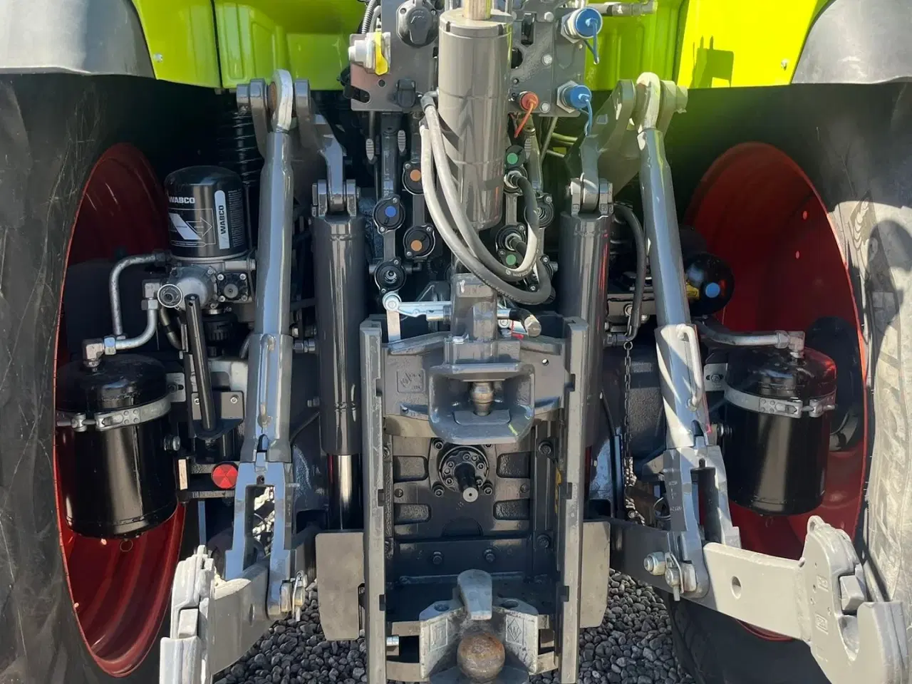 Billede 3 - CLAAS ARION 660 CMATIC med frontlift og front PTO og den kan evt også leveres med GPS anlæg