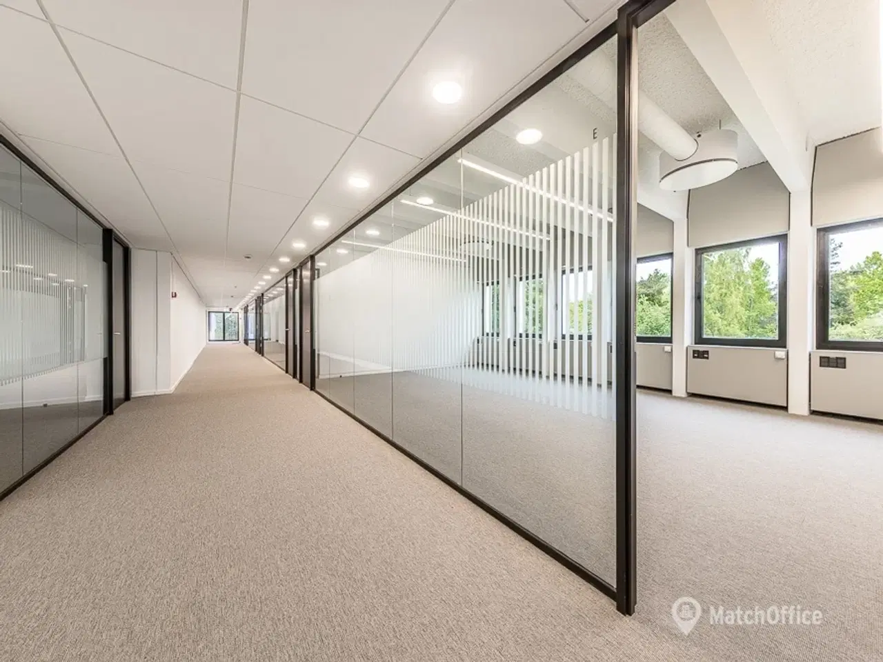 Billede 10 - Unik arkitektur placeret i skøn natur