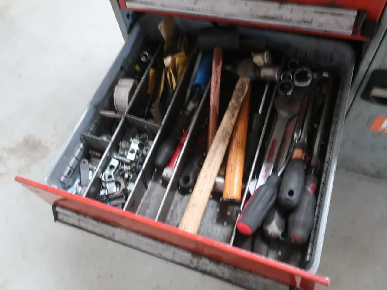 Billede 6 - Værkstedsvogn med indhold