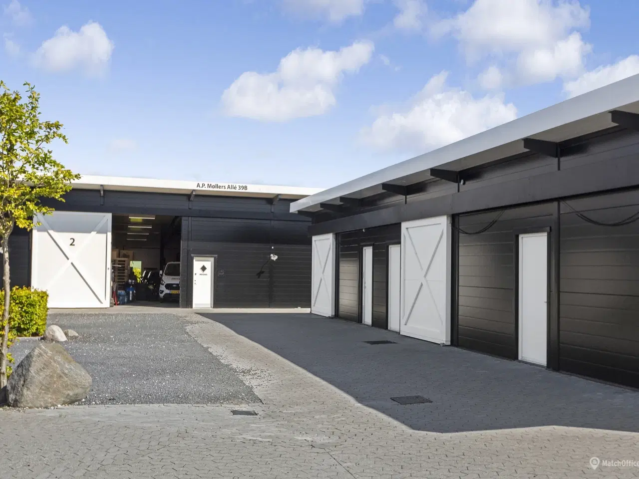 Billede 1 - Meget indbydende lager og kontor tæt på lufthavnen