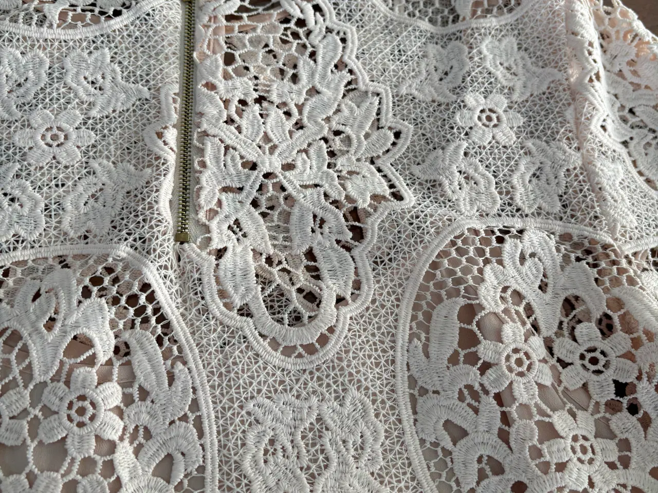 Billede 5 - Lyserød blondekjole str m