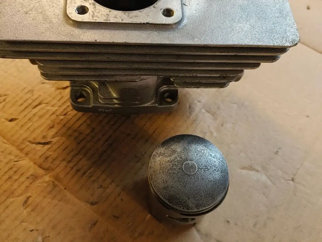 Billede 3 - Cylinder og stempel til suzuki gt 550