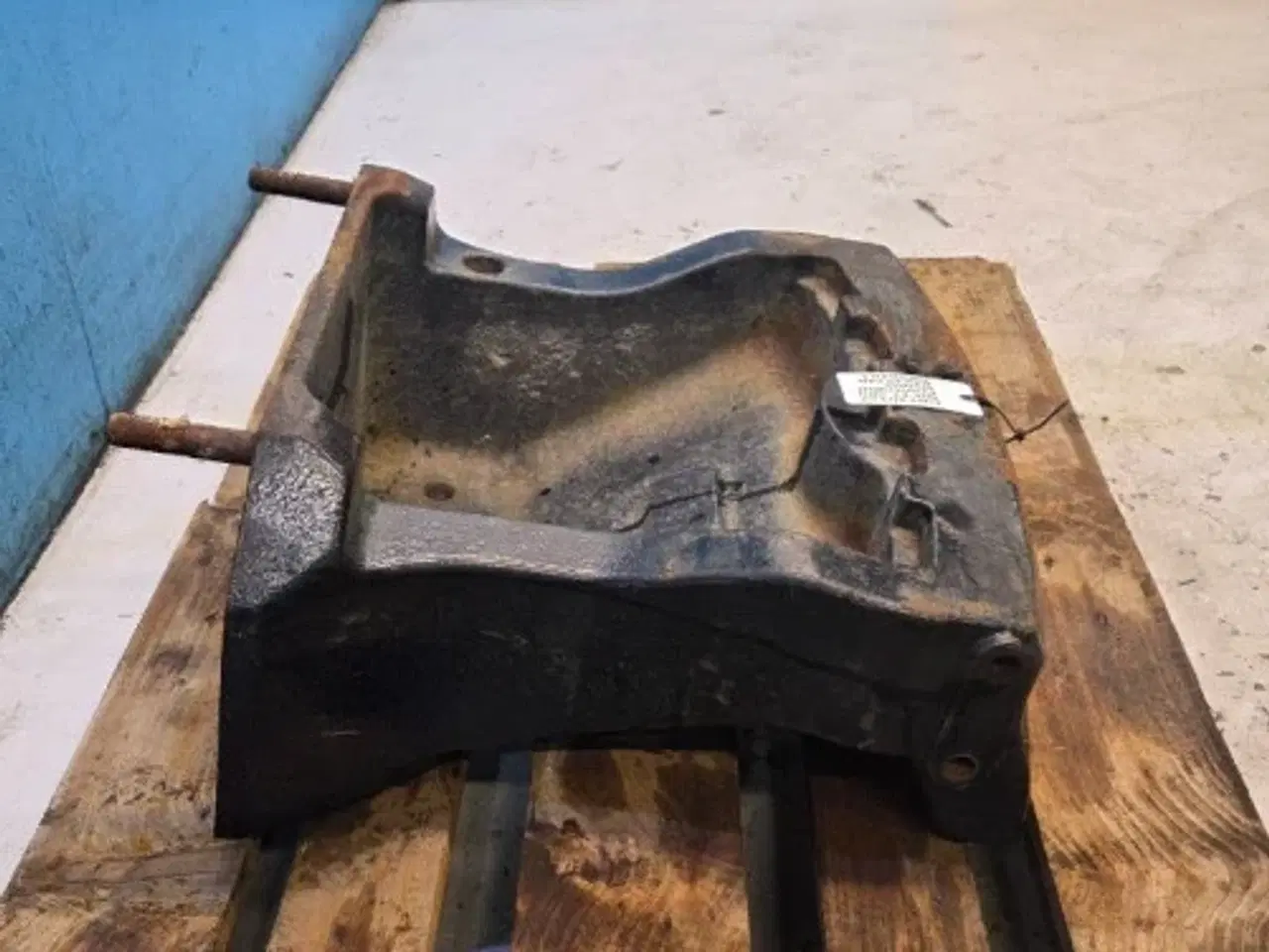 Billede 5 - New Holland T7 Frontvægt Holder 84232748