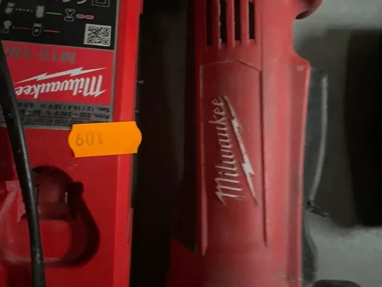 Billede 3 - Vinkelsliber MILWAUKEE Med lader og et batteri