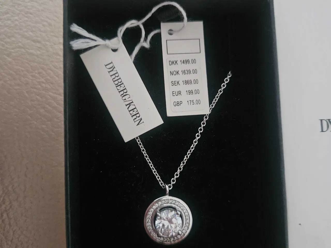 Billede 2 - Dyrberg kern smykke sæt 