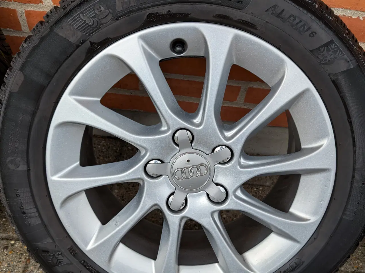 Billede 2 - Originale AUDI 3 Alufælge