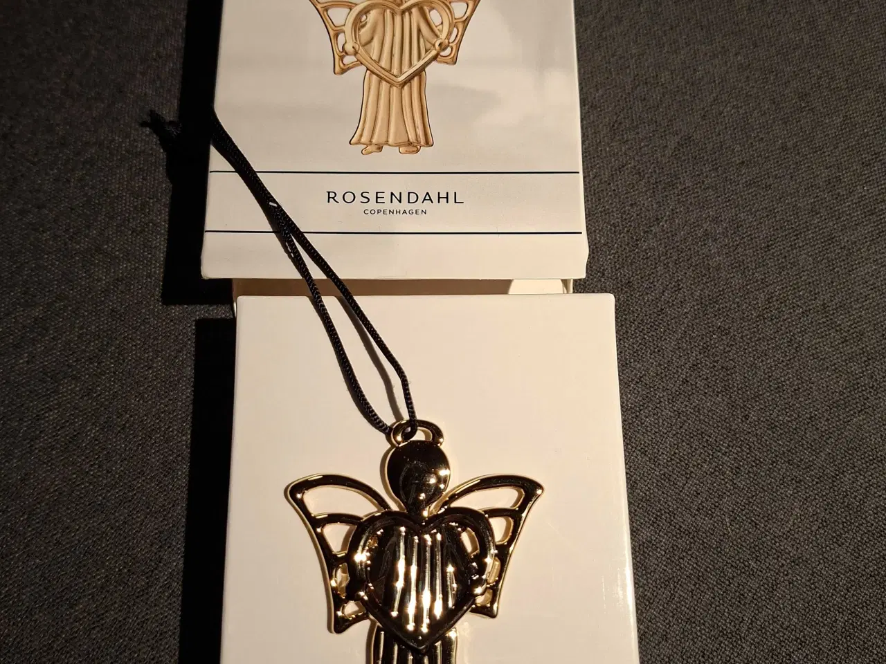 Billede 3 - 2 Rosendahl ophæng i Karen Blixen i guld look