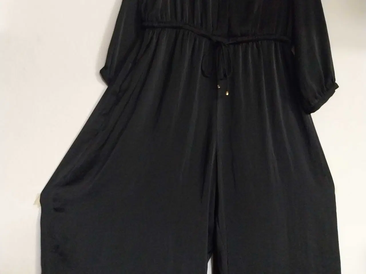 Billede 5 - Minimal gold buksedragt, str 42