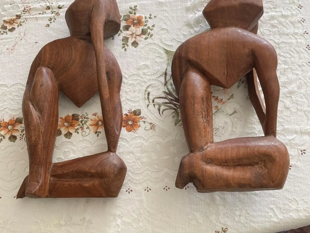 Billede 1 - Samleobjekt  2 stk. Træfigurer -