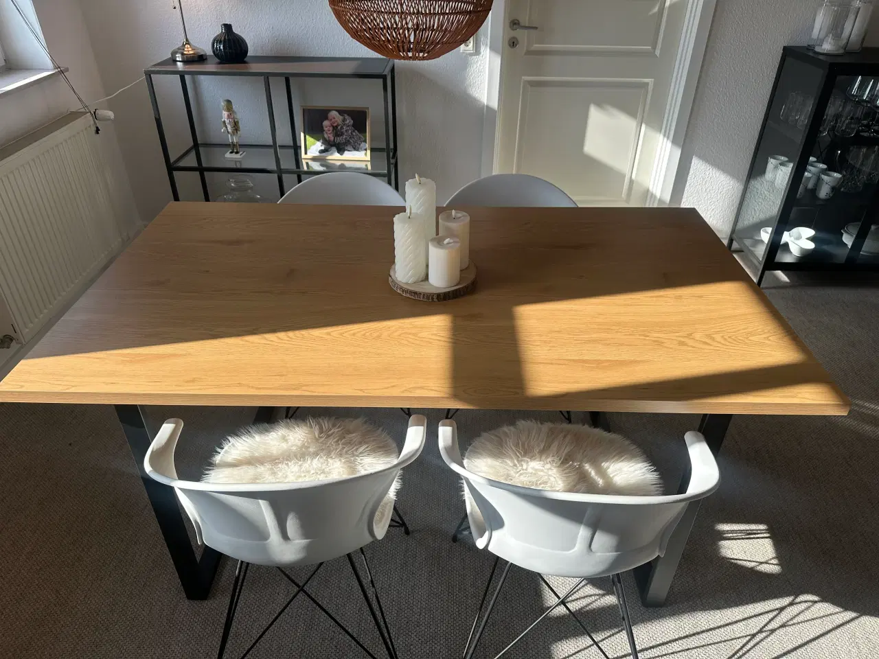 Billede 3 - Jysk - Spisebord 