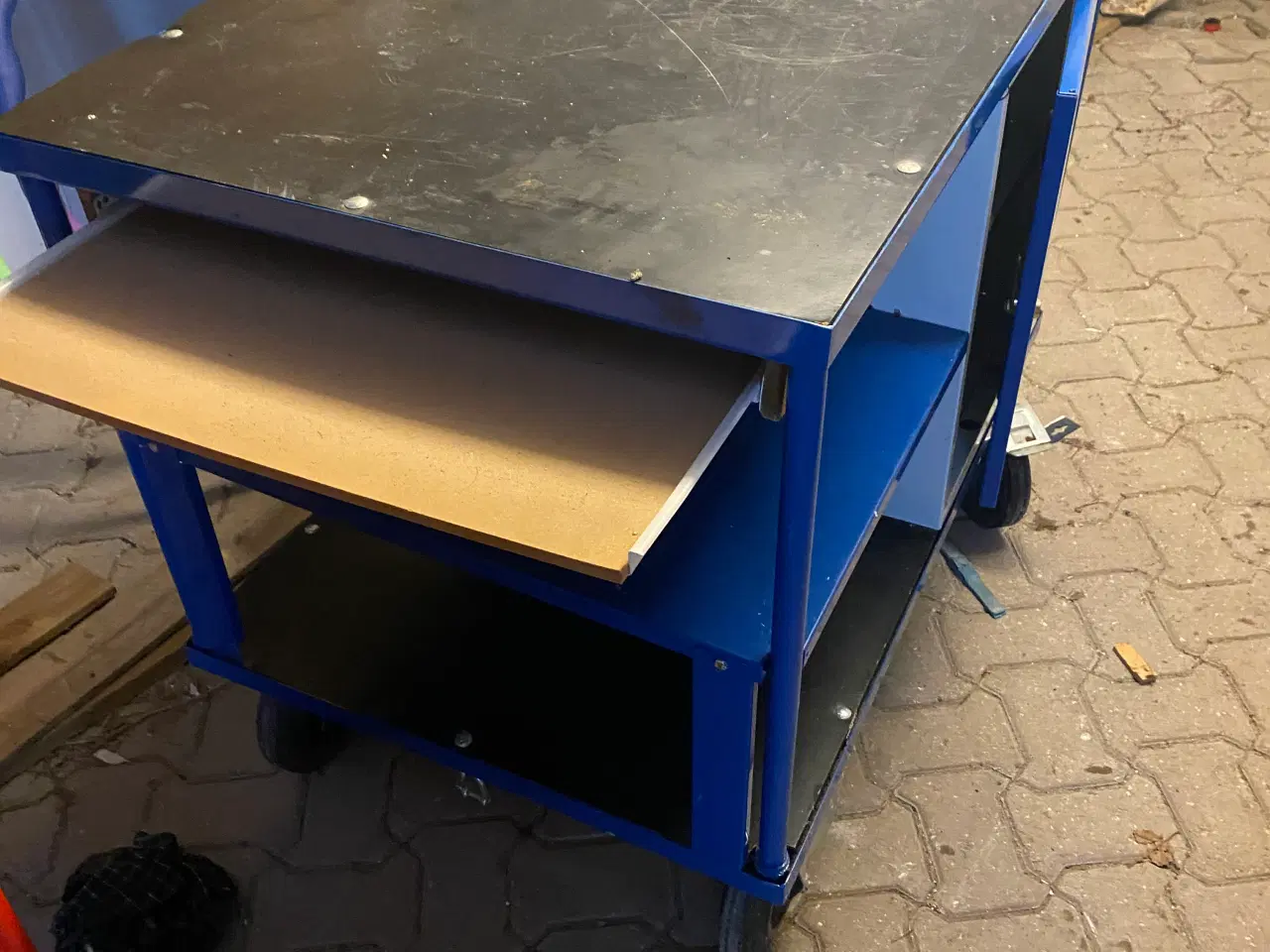 Billede 1 - Vogn med to drejehjul m bremser. 