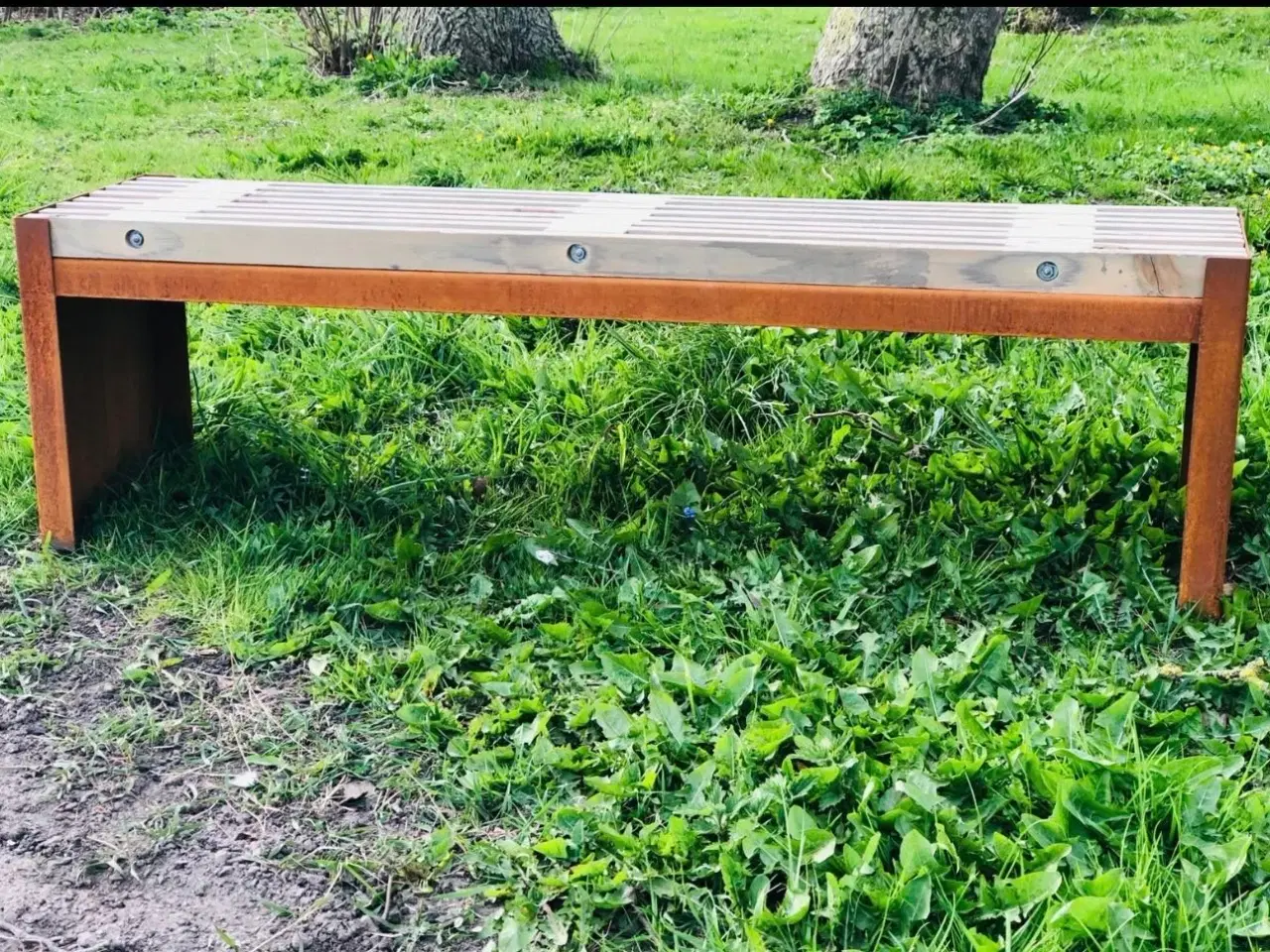 Billede 4 - Havebænk i Cortenstål.