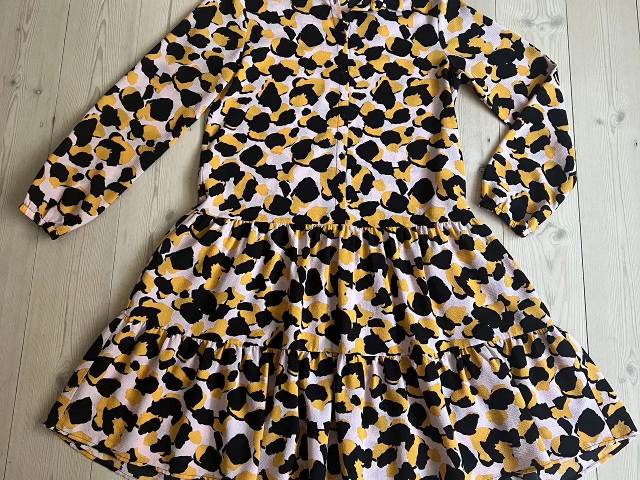 Billede 1 - Kjole i leopardprint