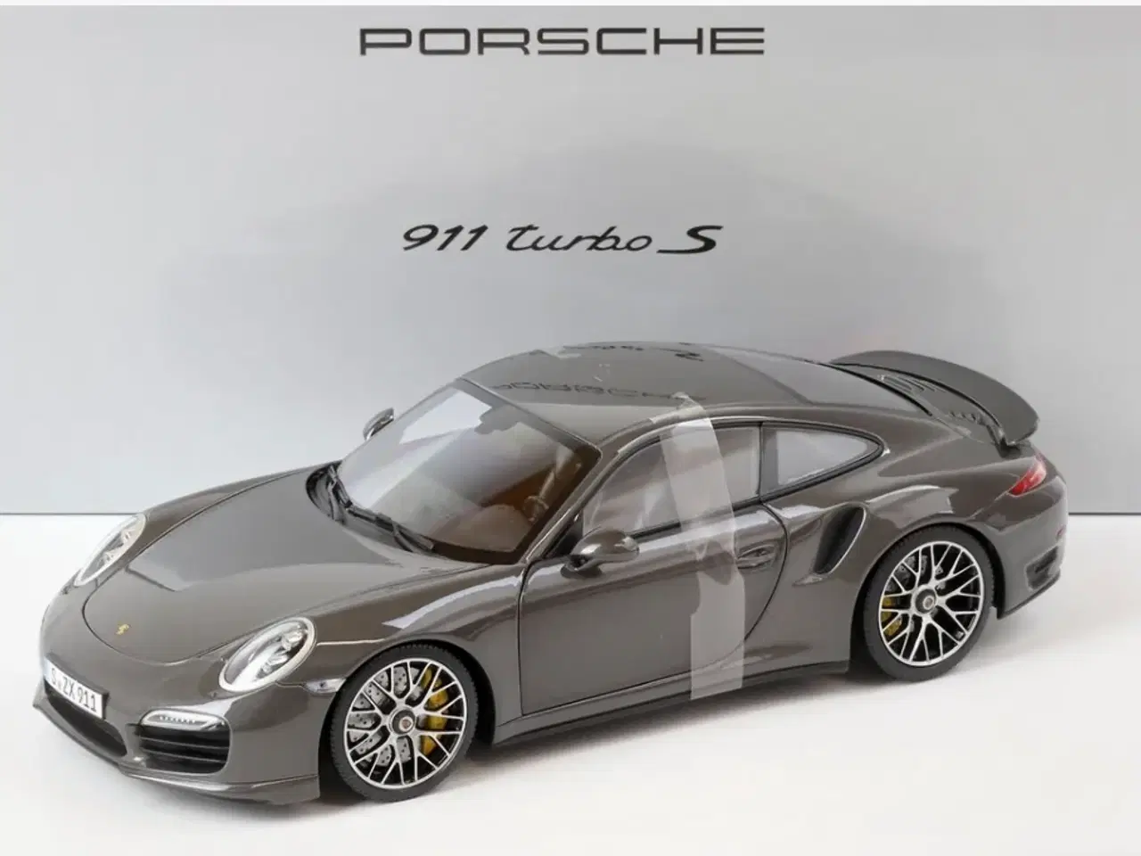 Billede 1 - 1:18 Porsche 911(991) Coupe Turbo S