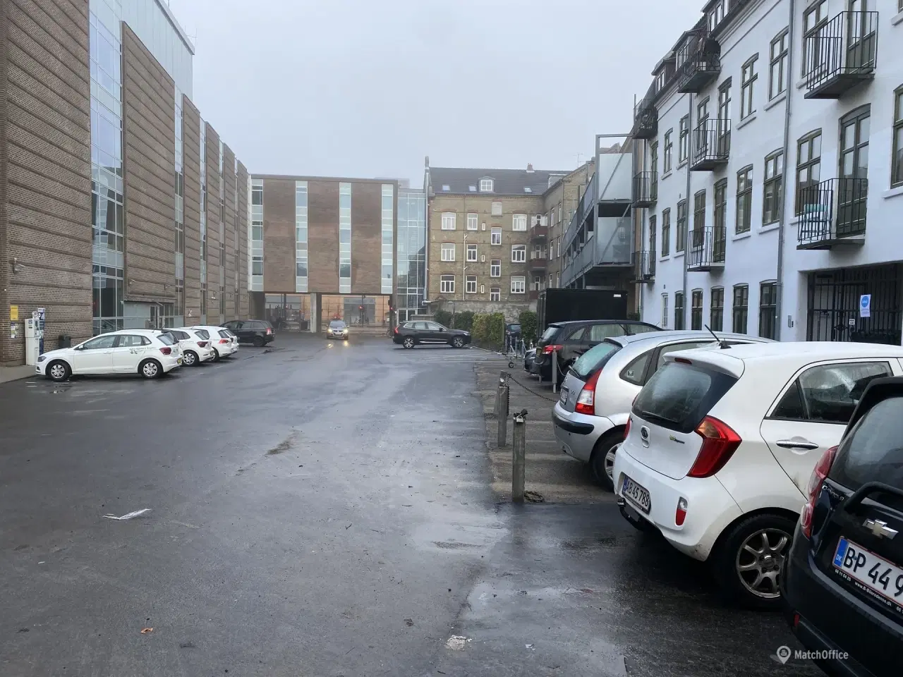 Billede 4 - Parkerings plads 100 meter fra Odense Banegård