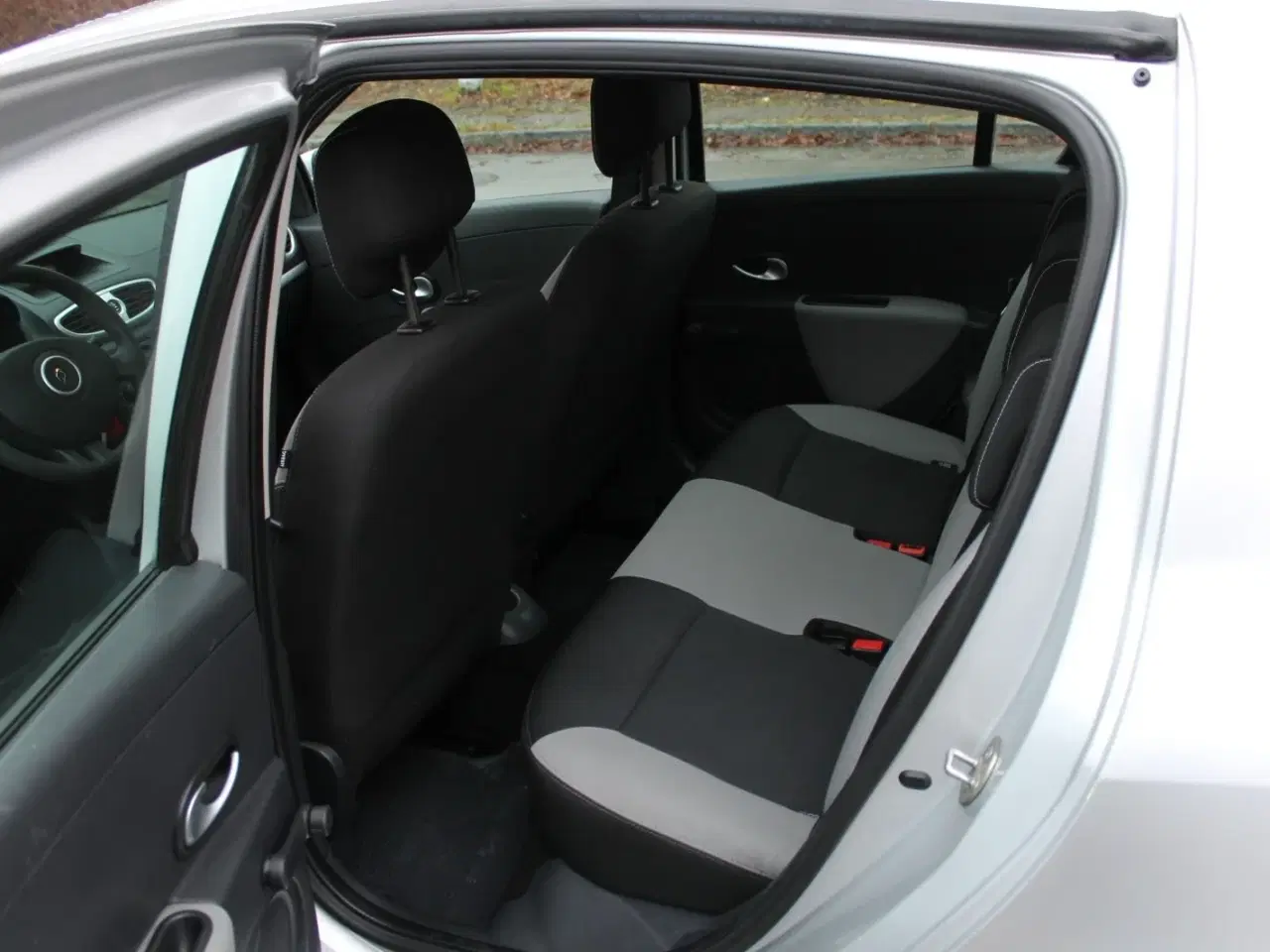 Billede 4 - Renault Clio III 1,2 16V Authentique