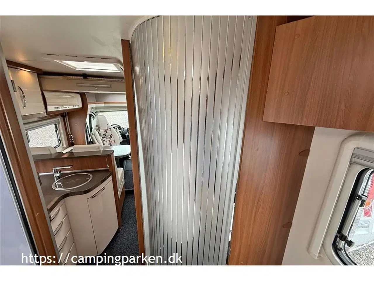 Billede 12 - 2017 - Hobby Optima De Luxe T 65 HGQ aut.   FIn autocamper m. automatgear, 150 hk, sænkeseng og queens bed