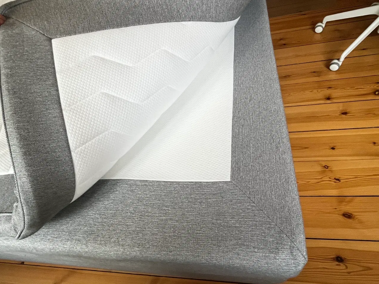 Billede 7 - Kontinentalseng fra jysk 140x200 + sengegavl