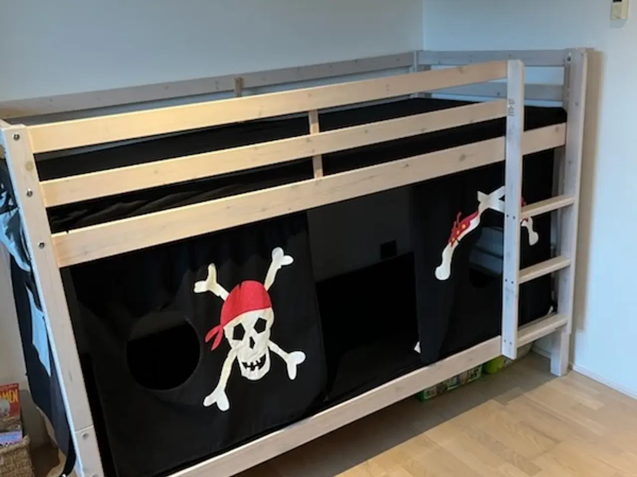 Billede 3 - Køjeseng kan skilles - og blive til 2 enkelt senge