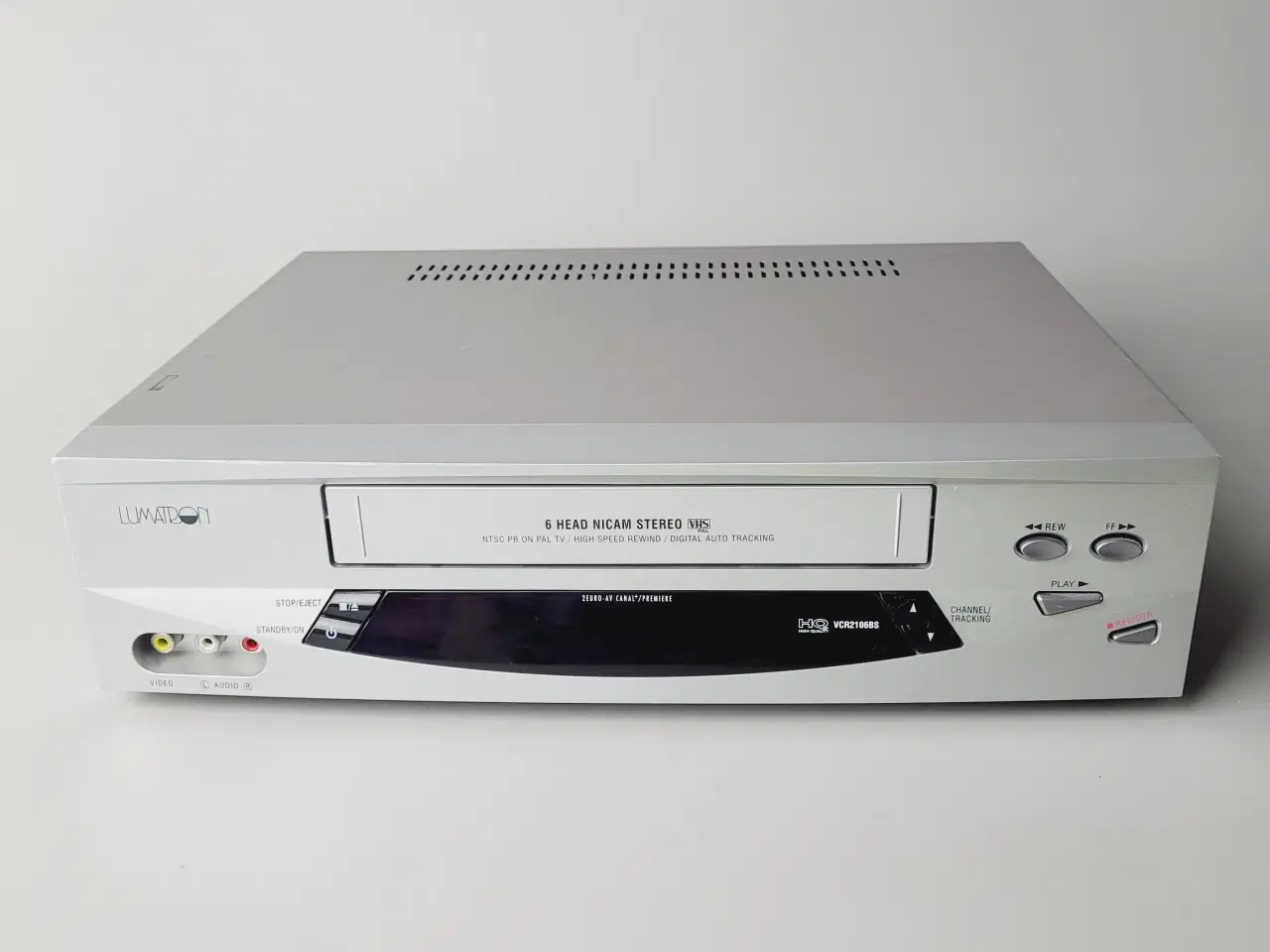 Billede 1 - ⭐️· Lumatron VHS Videomaskine - Model VCR2106BS