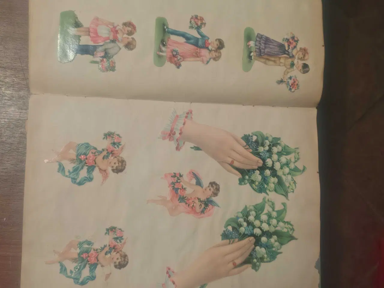 Billede 12 - Gammel bog med mange glansbilleder 