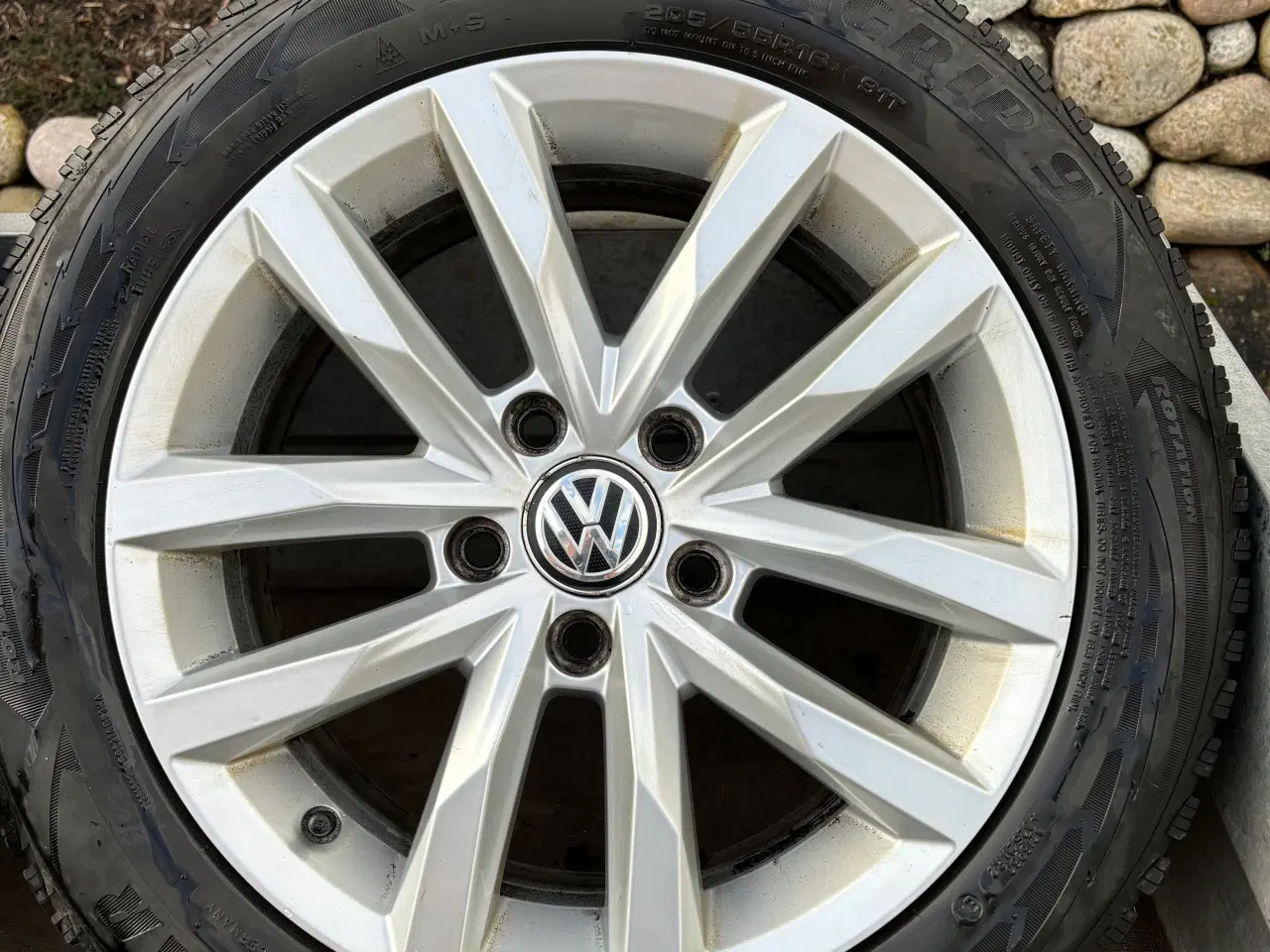 Billede 5 - Originale VW fælge til Passat/Golf med vinterdæk 