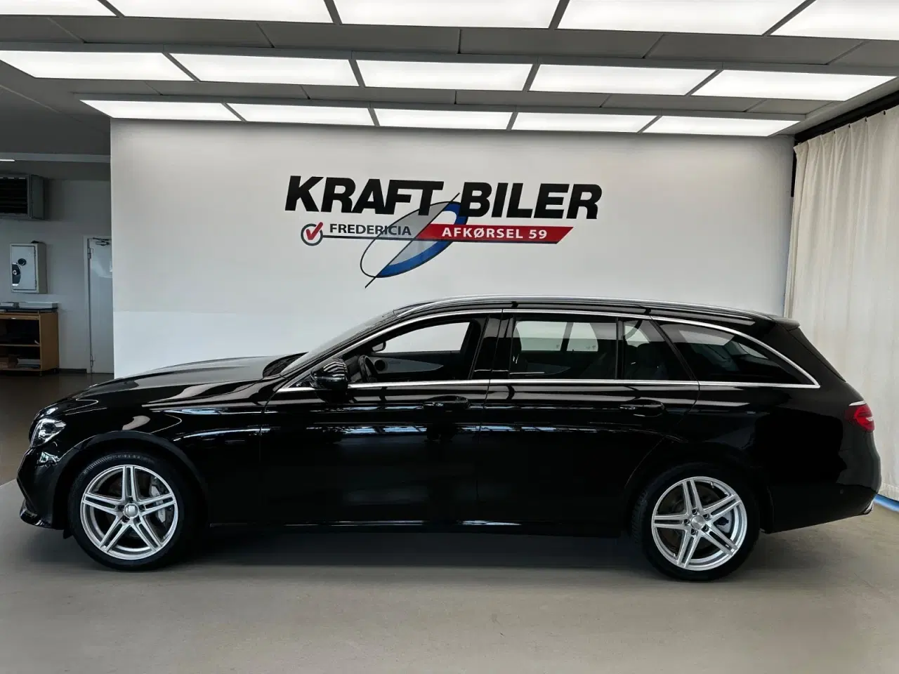Billede 2 - Mercedes E300 de 2,0 Business stc. aut.