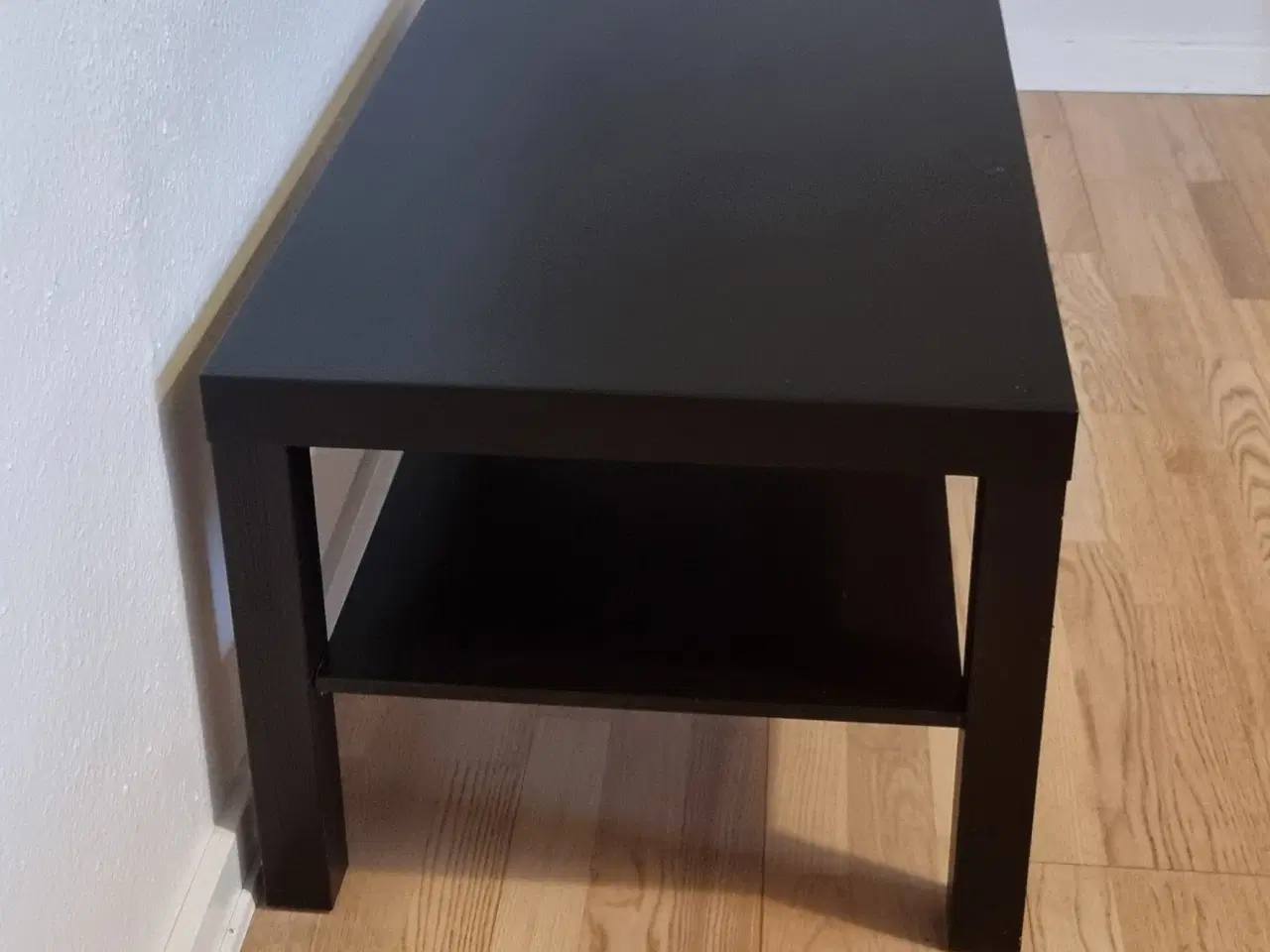 Billede 3 - Ikea sortbrunt Lack sofabord