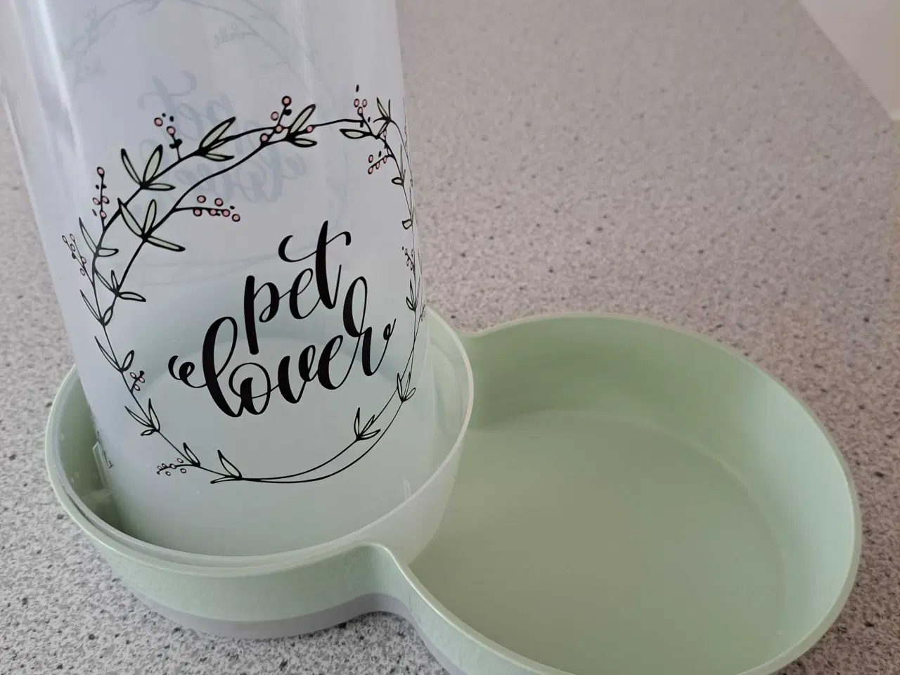 Billede 1 - Vand og foderautomat 