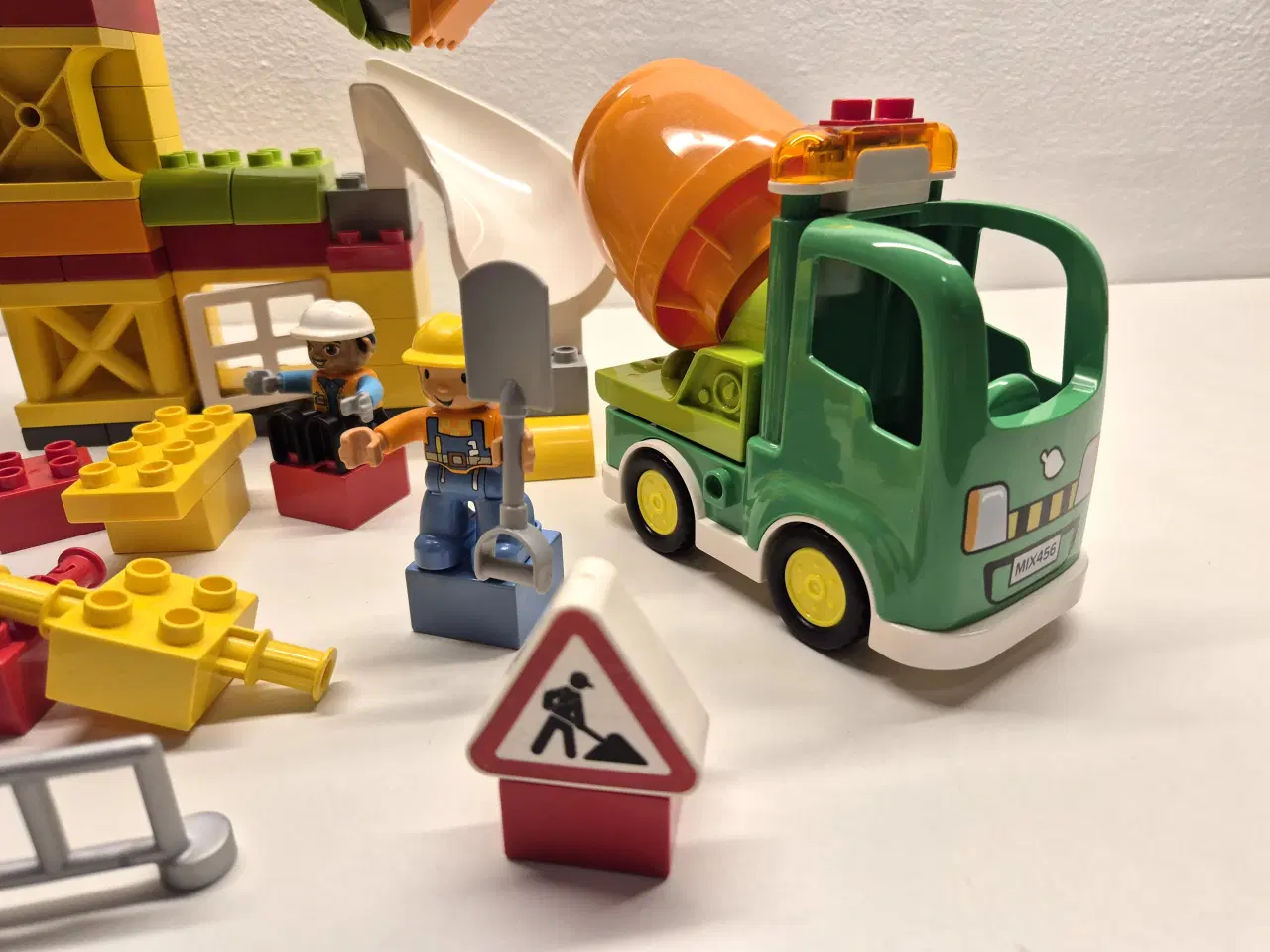 Billede 2 - Duplo Byggeplads med kran, cementblander og gravem