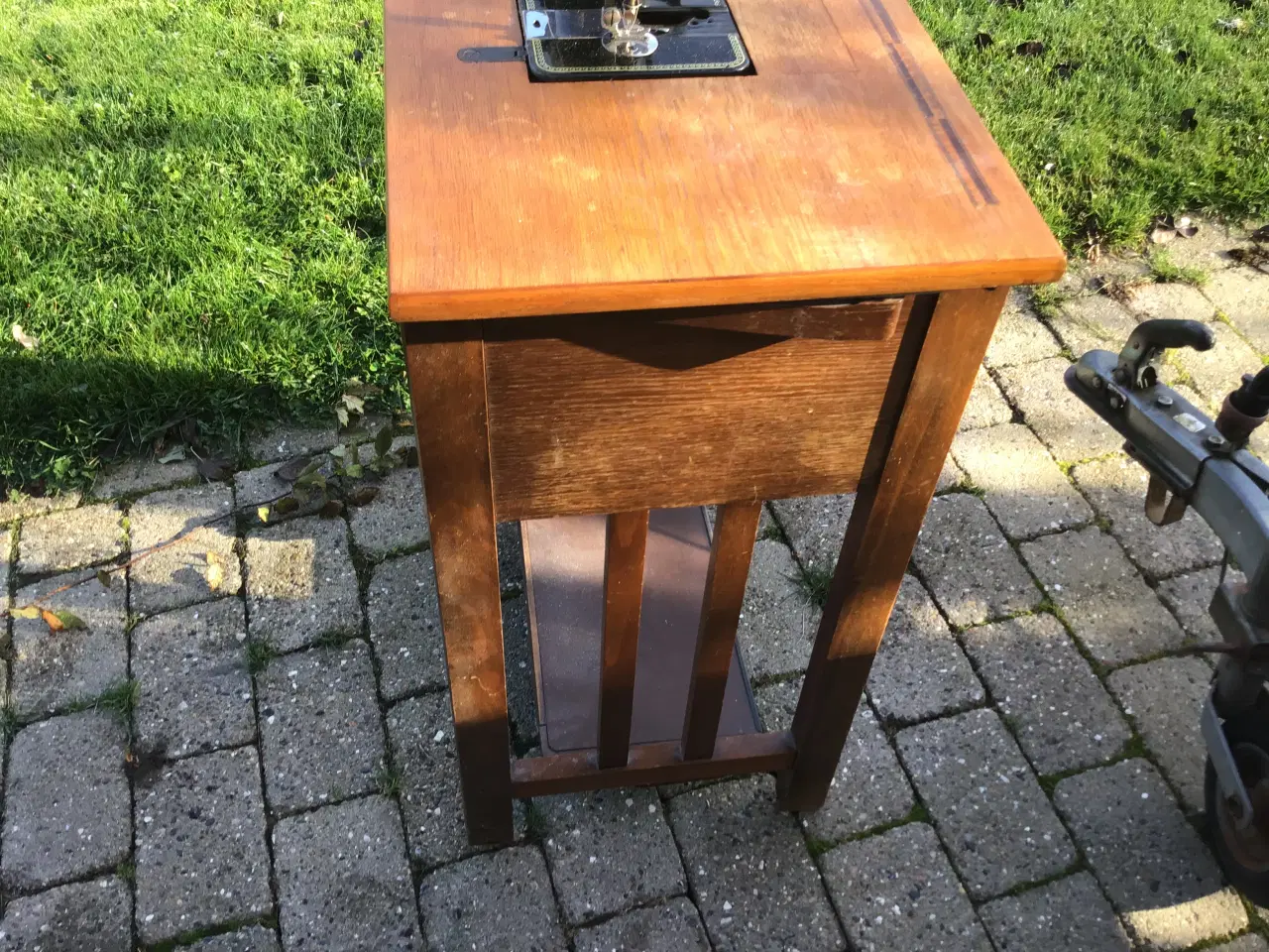 Billede 5 - Gammel Dania Symaskine