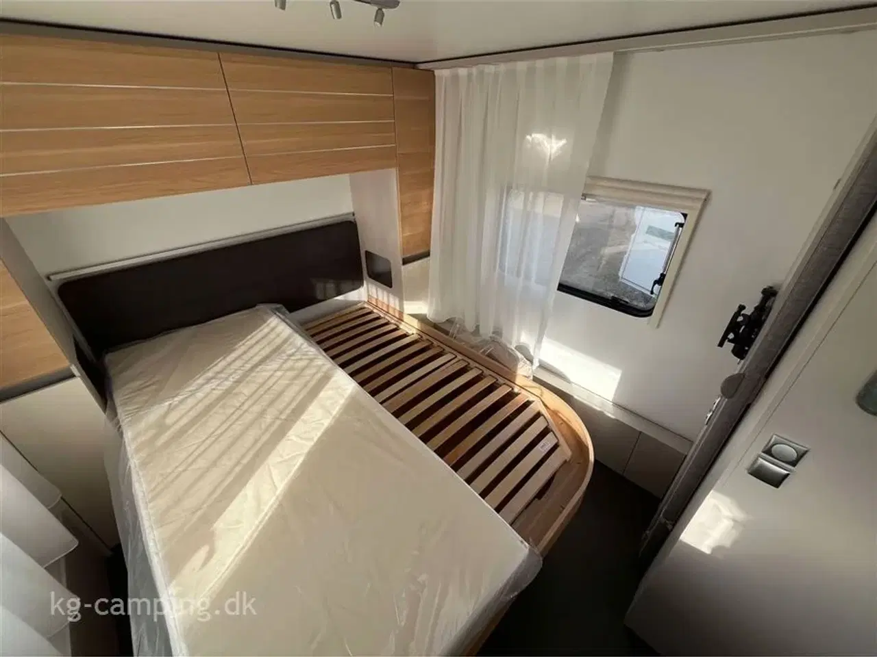 Billede 3 - 2025 - Adria Adora 593 UP Alde Centralvarme   Lækker stor vogn med fritstående dobbelseng og Alde Centralvarme