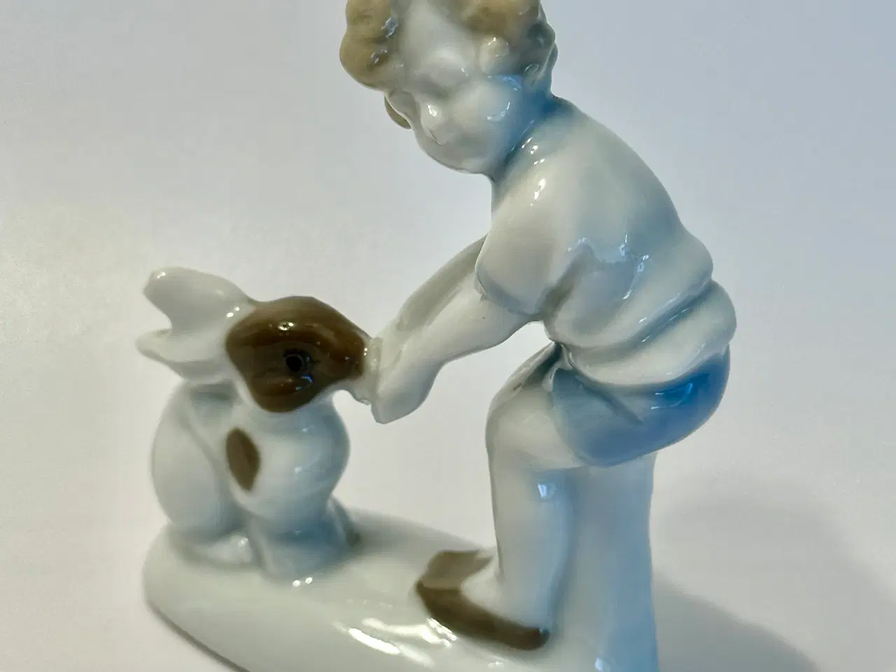 Billede 8 - Miniature ældre figurer og konkylie sælges