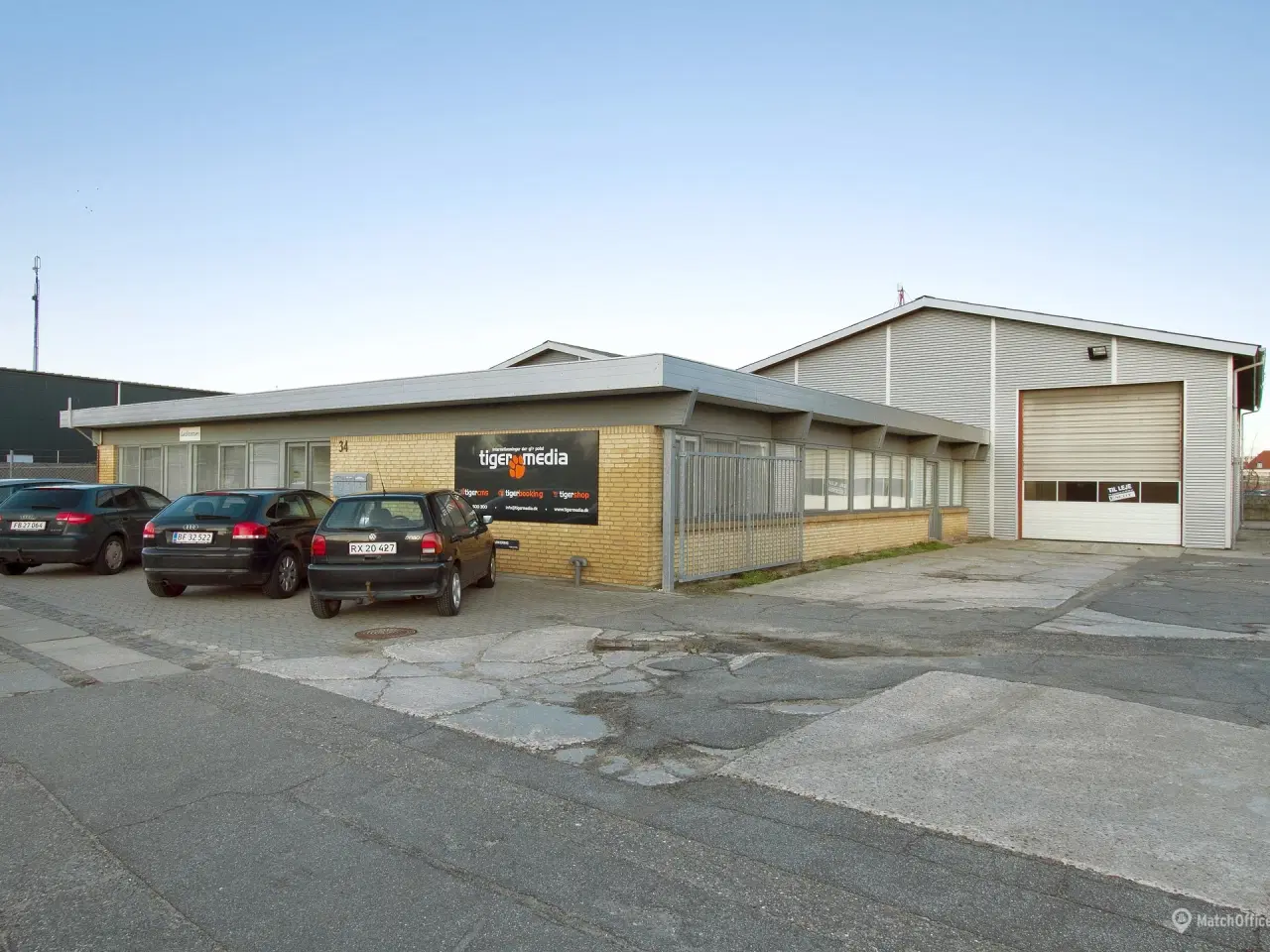 Billede 1 - Centralt lager/produktionslejemål med udegård