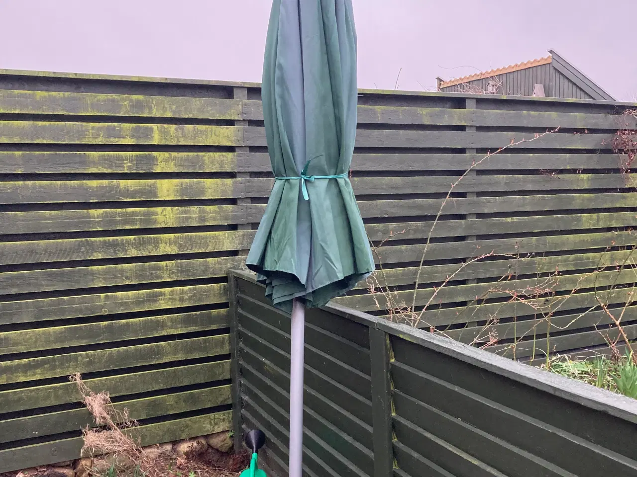 Billede 9 - Parasol + parasolfod (senest søndag d. 19.04.26)