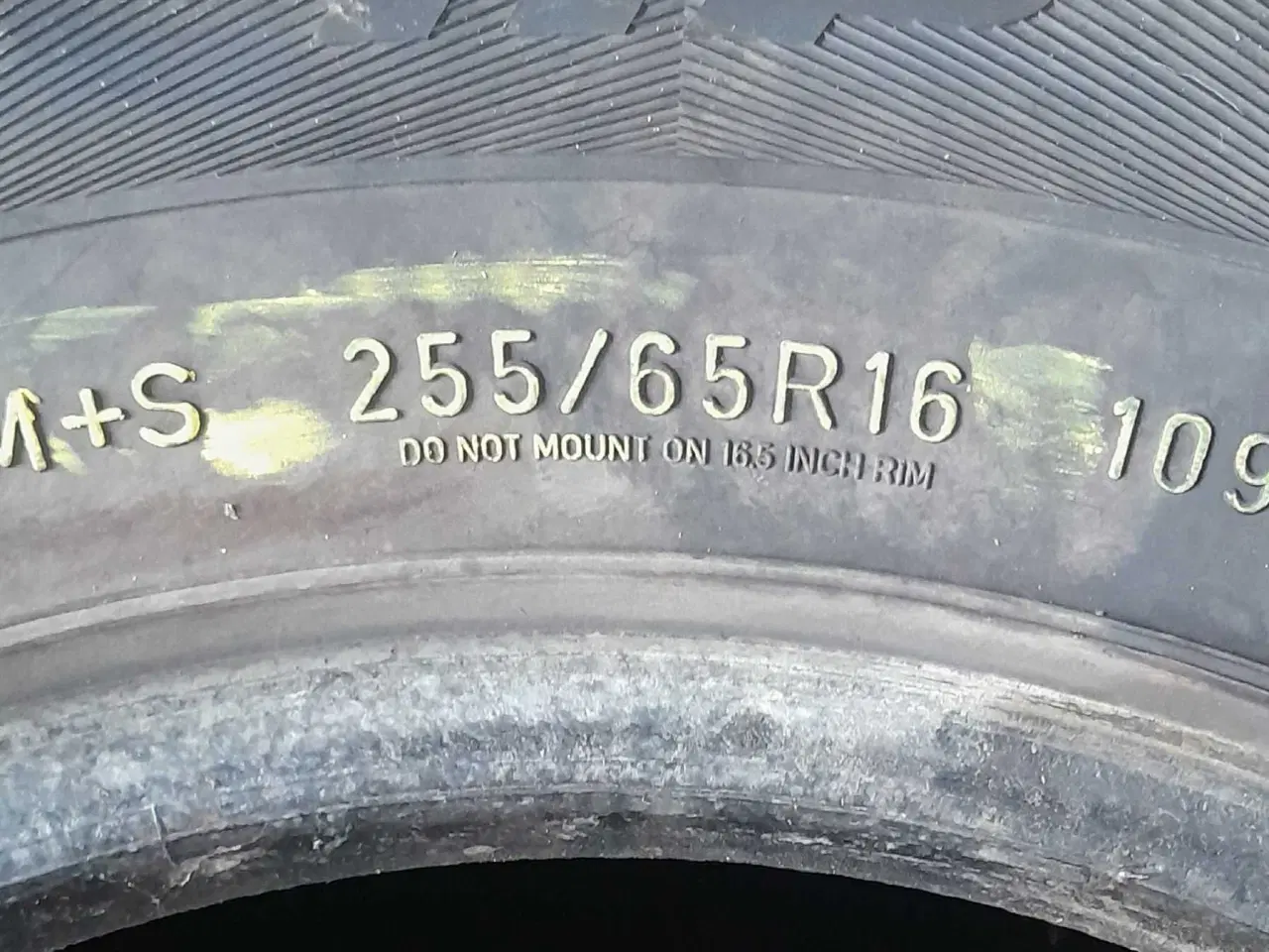 Billede 3 - Dæk forhjul / vogn 16 " 255/65×16