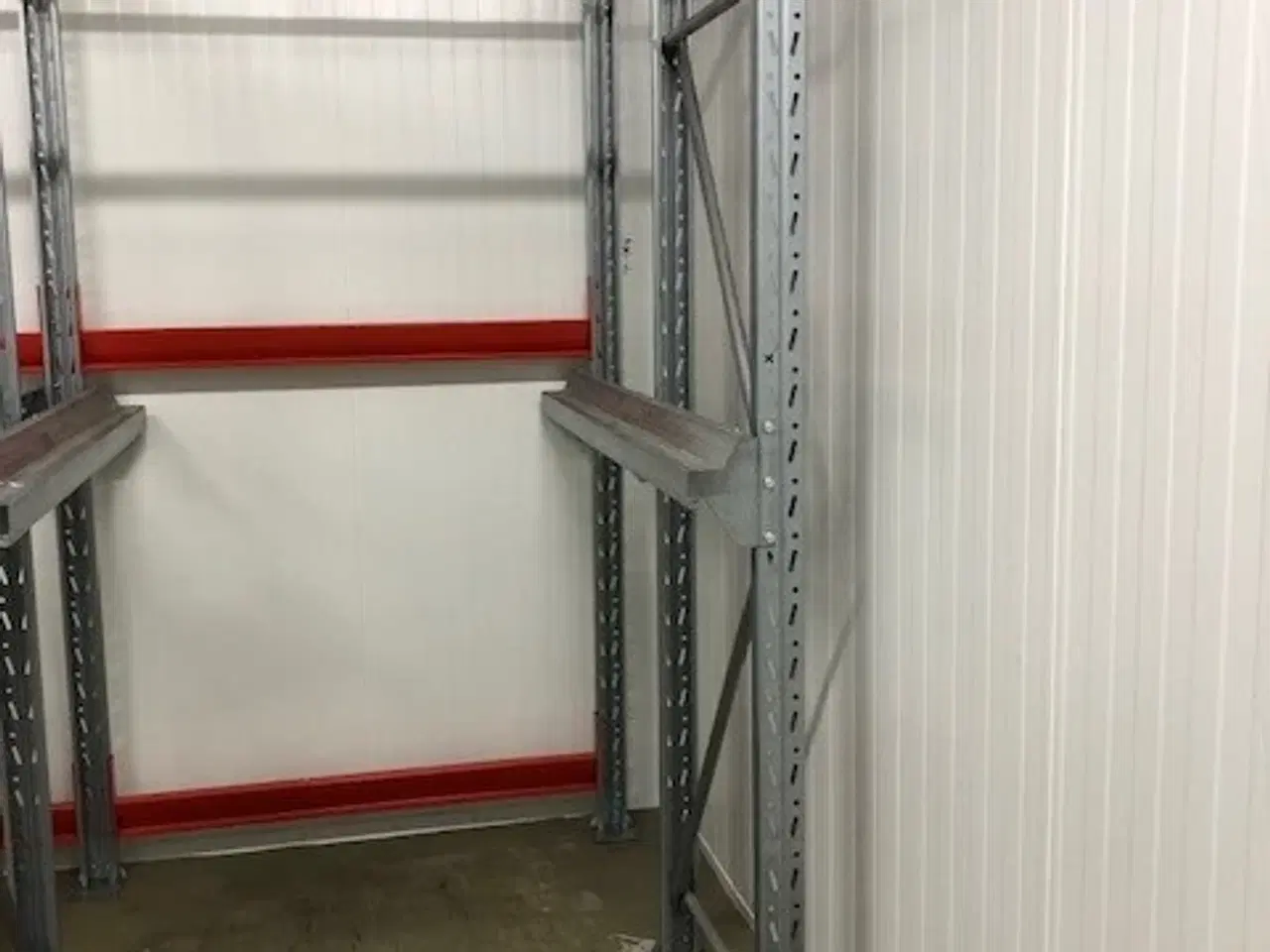 Billede 2 - Dybde reol til Europaller