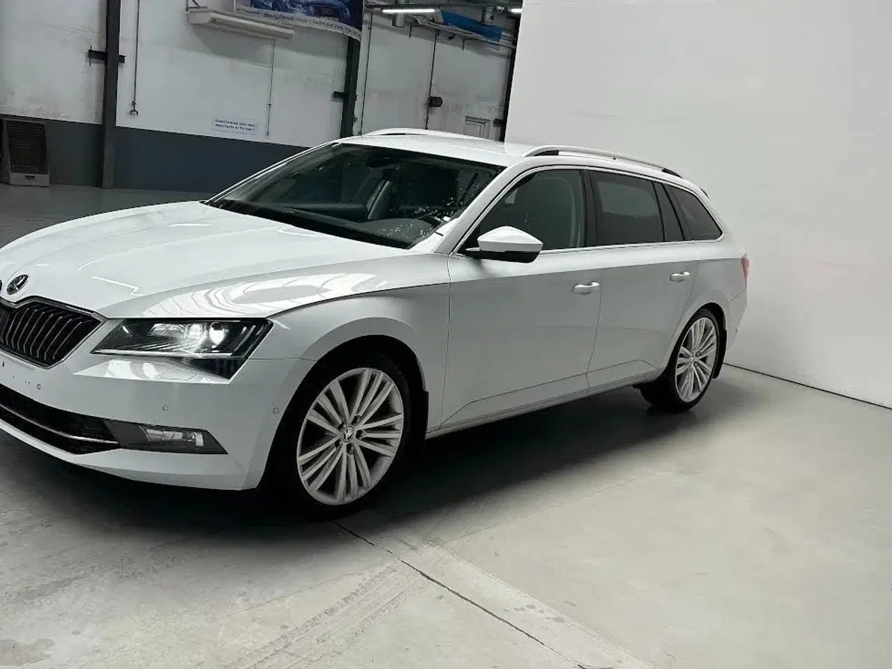 Billede 3 - Skoda Superb 2,0 TDi 150 Business Executive Combi DSG