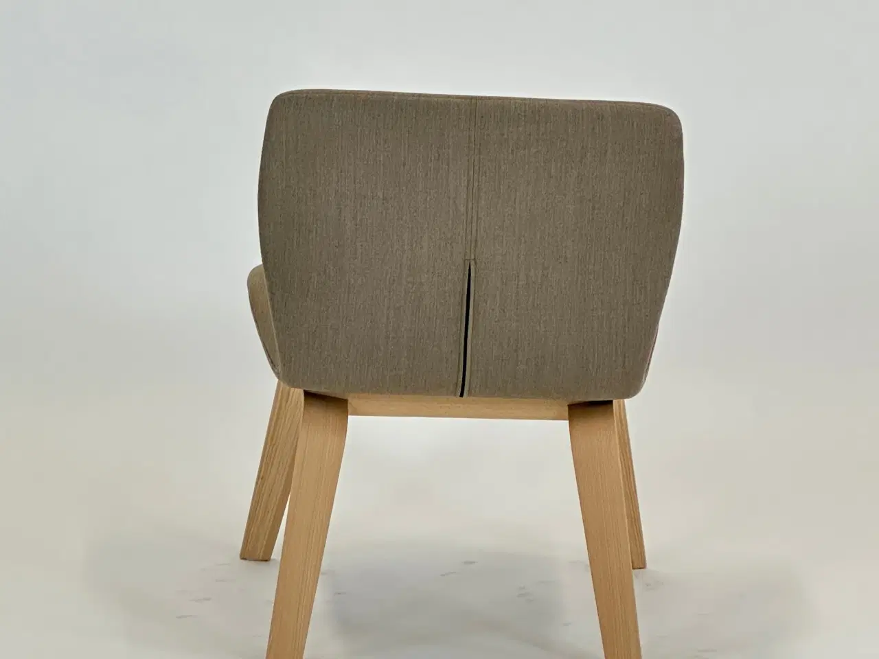 Billede 5 - Magnus Olesen Butterfly lounge Loungestol – Grå med Træ Stel