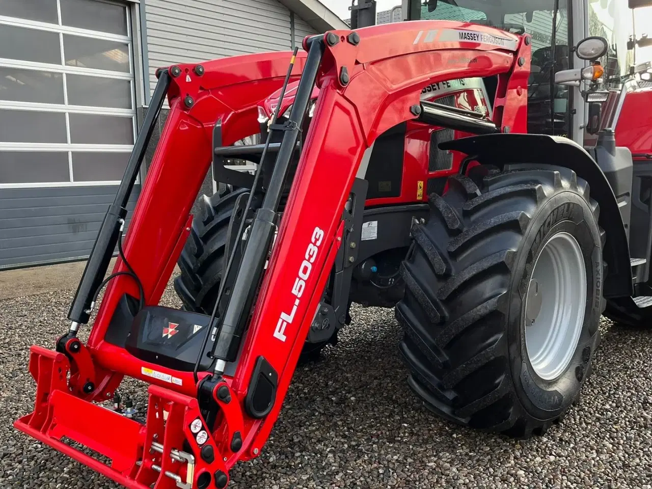 Billede 20 - Massey Ferguson 8S.245 Med stor frontlæsser. Dyna 7 Efficient. Kan leveres med GPS anlæg på.