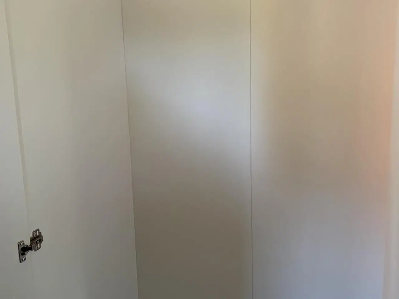 Billede 4 - Dombås garderobeskab fra IKEA