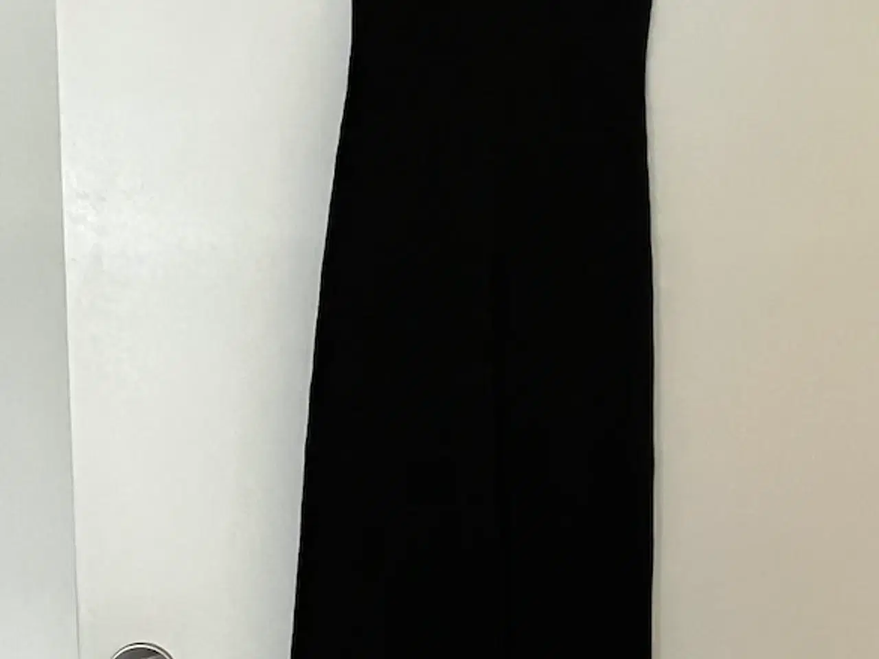 Billede 1 - Sort maxikjole fra Bershka