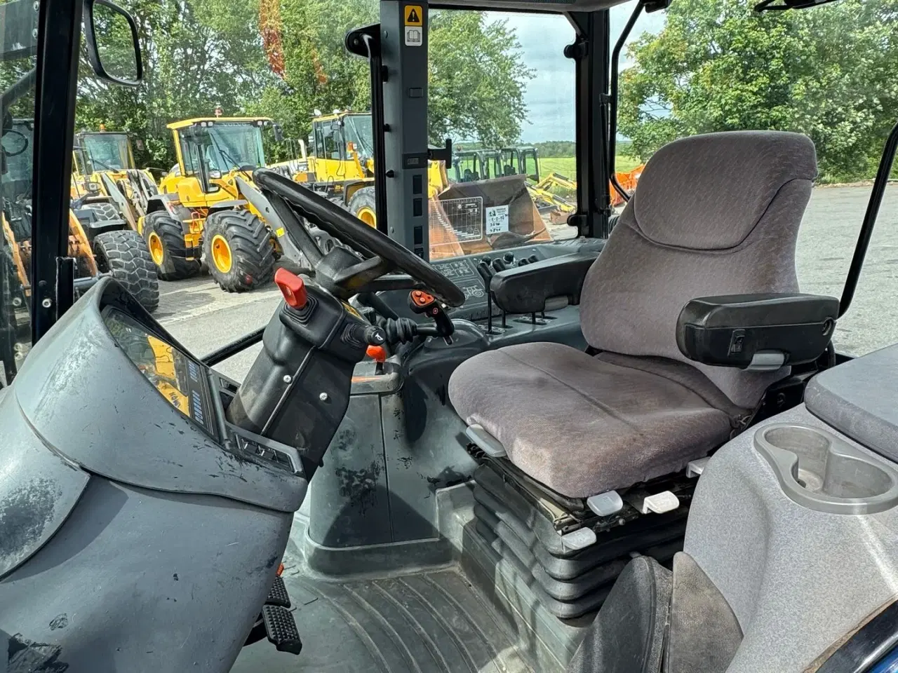 Billede 6 - New Holland TM 125 KUN 3600 TIMER OG AFFJEDRET KABINE!