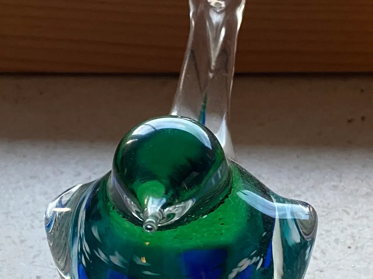 Billede 2 - Lille flot glasfugl 7x12 cm sælges