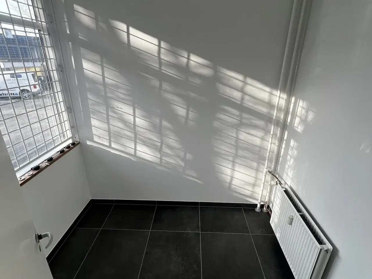 Billede 9 - Synligt butik-/kontorlejemål på Farum Hovedgade – 110 m² med stort glasparti