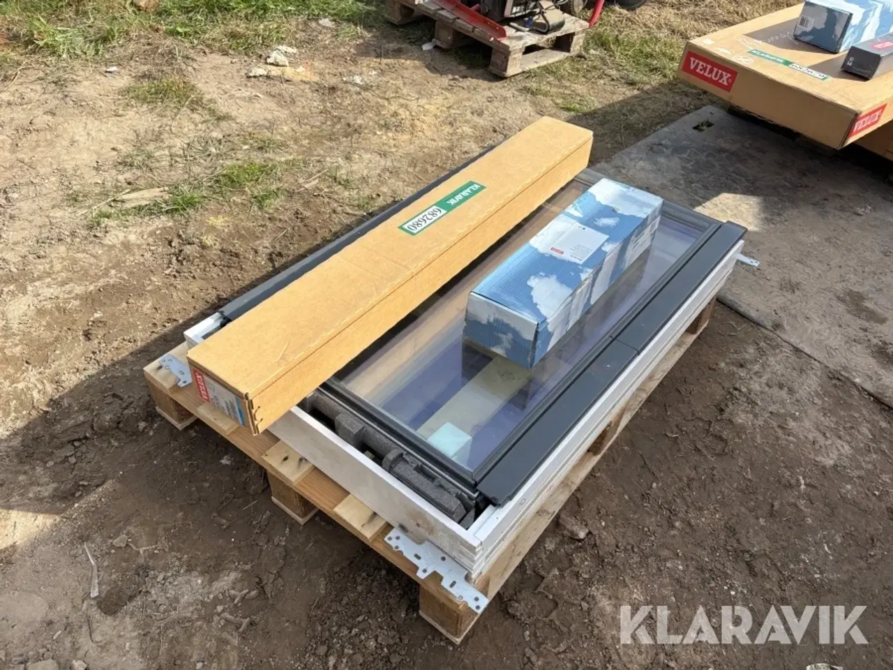 Billede 1 - Ovenlysvinduer (komplet) Velux Fuld åbning + 2 lysning med elmotor