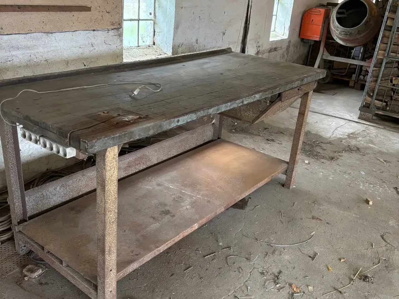 Billede 1 - Værkstedsbord sælges